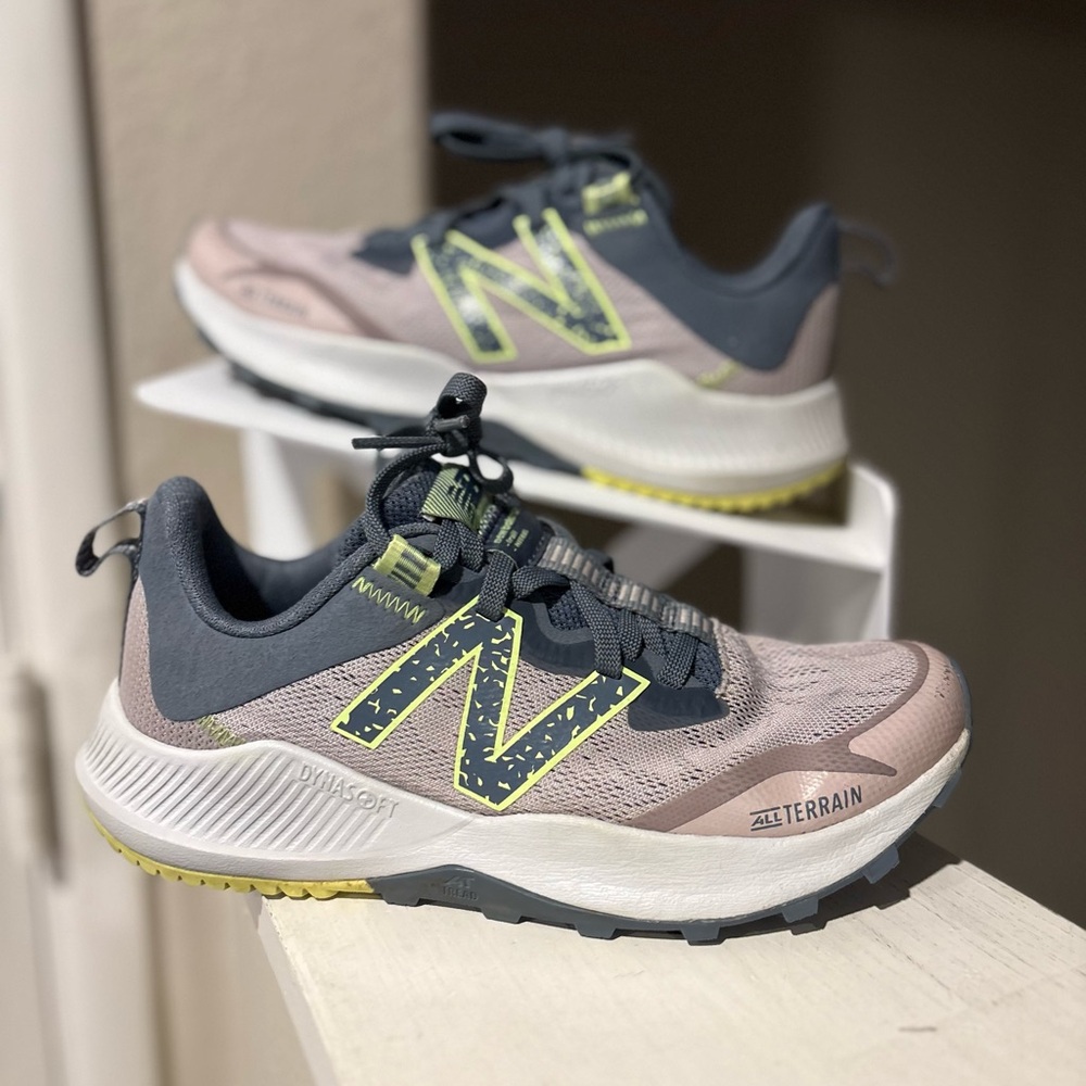 New Balance Womens Dynasoft Nitrel V4 Trail Running Shoes Logwood Size 6.5